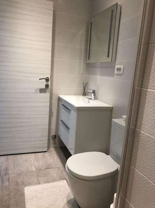 2Br Apartment With Pool كوتور المظهر الخارجي الصورة