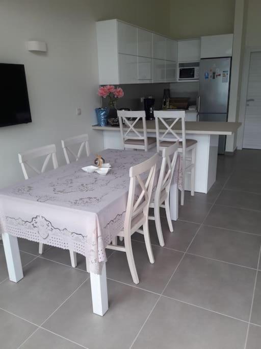 2Br Apartment With Pool كوتور المظهر الخارجي الصورة