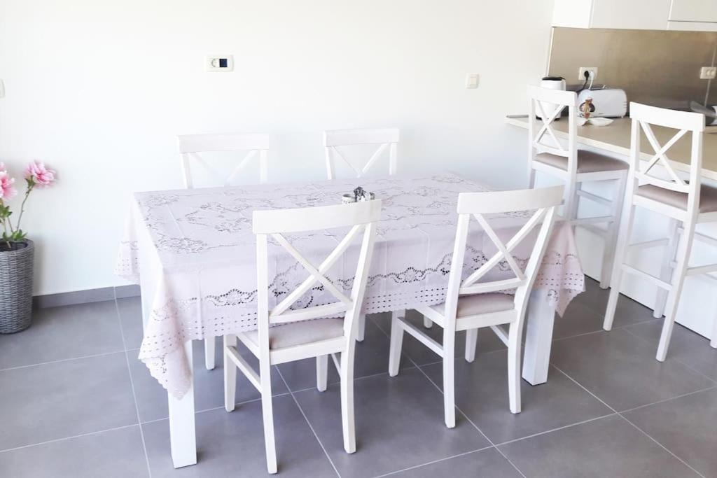 2Br Apartment With Pool كوتور المظهر الخارجي الصورة