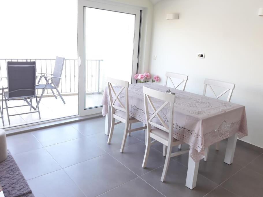 2Br Apartment With Pool كوتور المظهر الخارجي الصورة